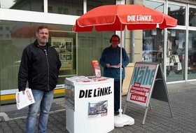 Foto des Infostands in der Bahnstraße